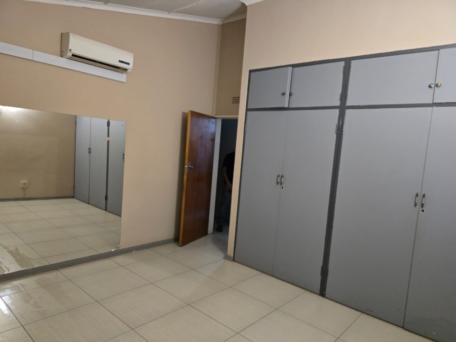 To Let 6 Bedroom Property for Rent in Kuruman Northern Cape